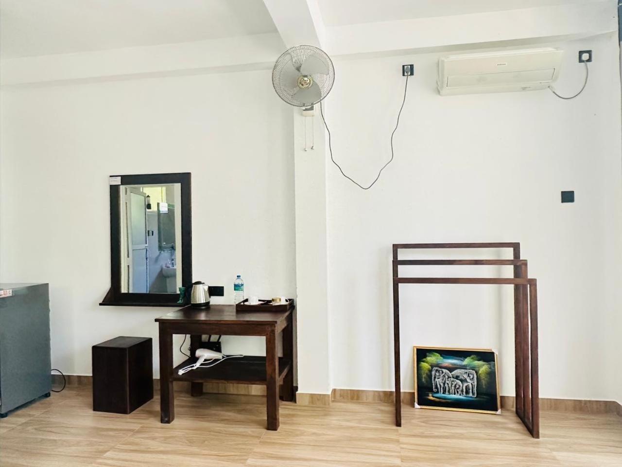 Residence Inn Uda Walawe Extérieur photo